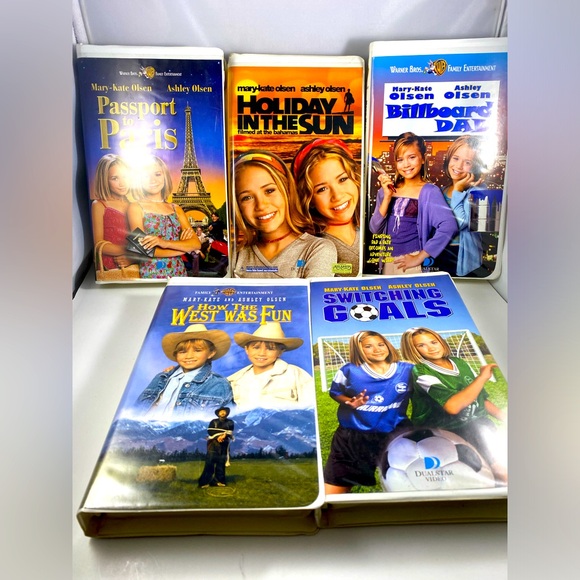 Mary Kate And Ashley Olsen Clamshell VHS Lot of 5 Passport To Paris Billboard Da - Picture 1 of 10